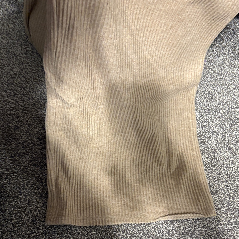 ALO Yoga Muse Wide Leg Pant - Picture 6 of 8